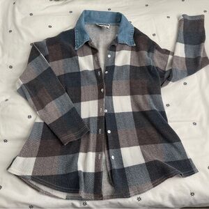 Vintage checkered button down with denim collar